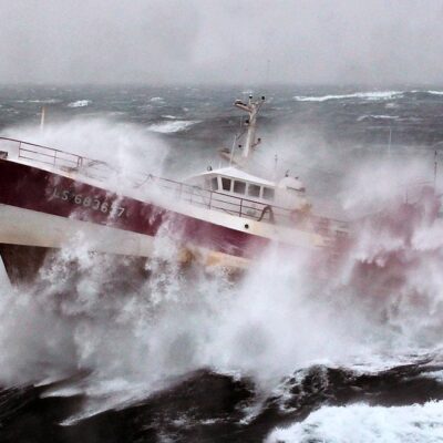 Featured Image For 5 Ways to Support Your Team During a Natural Disaster Team Building Post