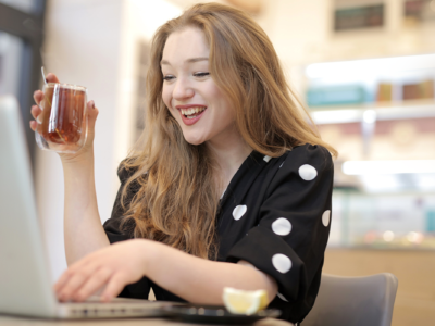 Featured Image For Stay Social: Virtual Happy Hour Ideas and Best Practices Team Building Post